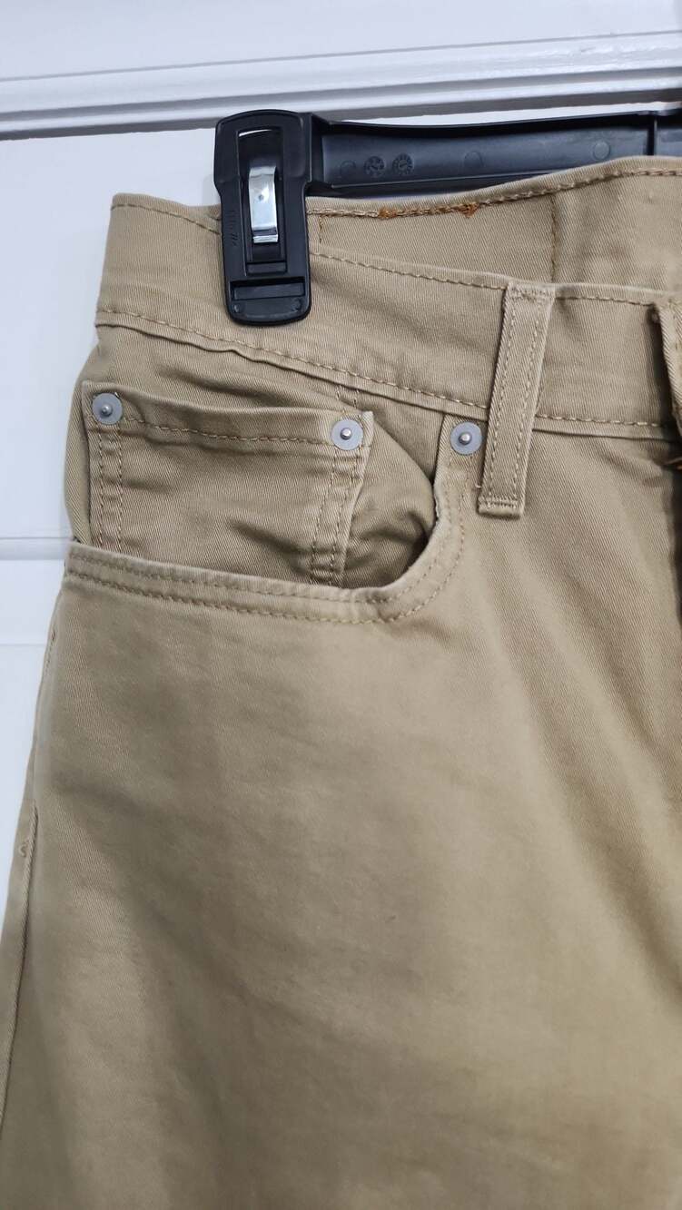 Levi's 502 Taper Fit Khaki Chino Pants W31 L32 - Picture 2 of 7